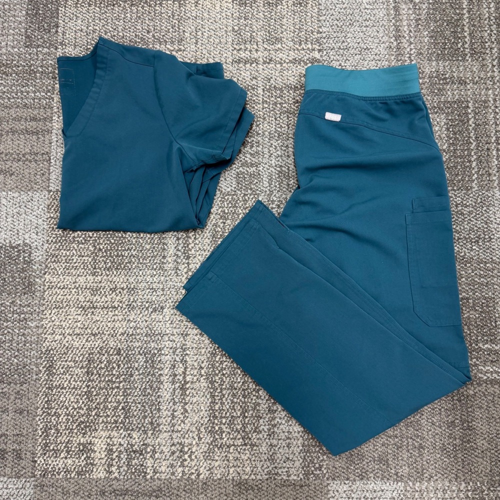 FIGS Med Casma Med/Tall Kade cargo Scrub Set Womens Caribbean blue medical